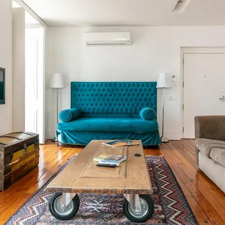 Plum Guide - Marinia Apartament